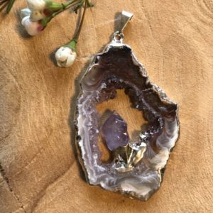 Geode hanger 1