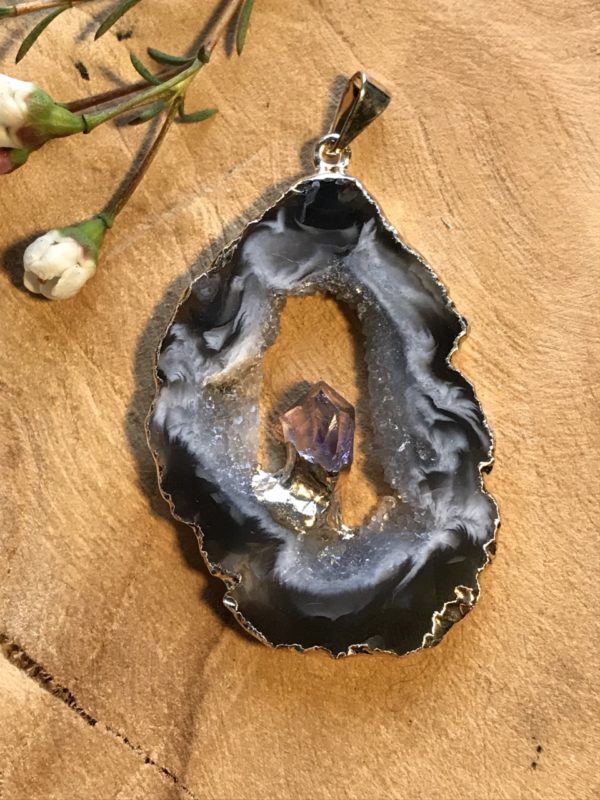 Geode hanger 3
