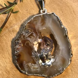 Geode hanger 5