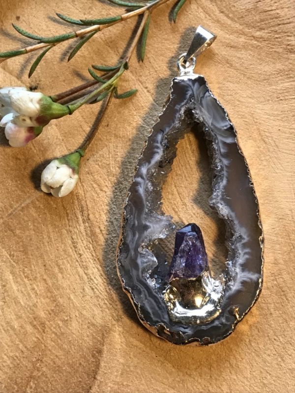 Geode hanger 13