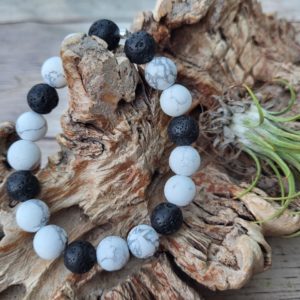 Armband Howliet met Lava steen 10 mm