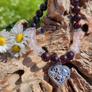 Armband Rode Granaat / Rozenkwarts met hartje 8 mm
