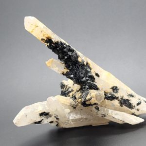 Magische laserkwartskristal met Hematiet uit Binnen-Mongolië  nr.1