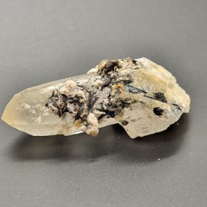 Magische laserkwartskristal met Hematiet uit Binnen-Mongolië  nr.4